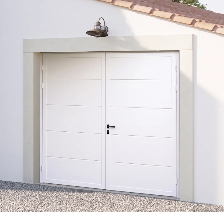 porte de garage blanche battante