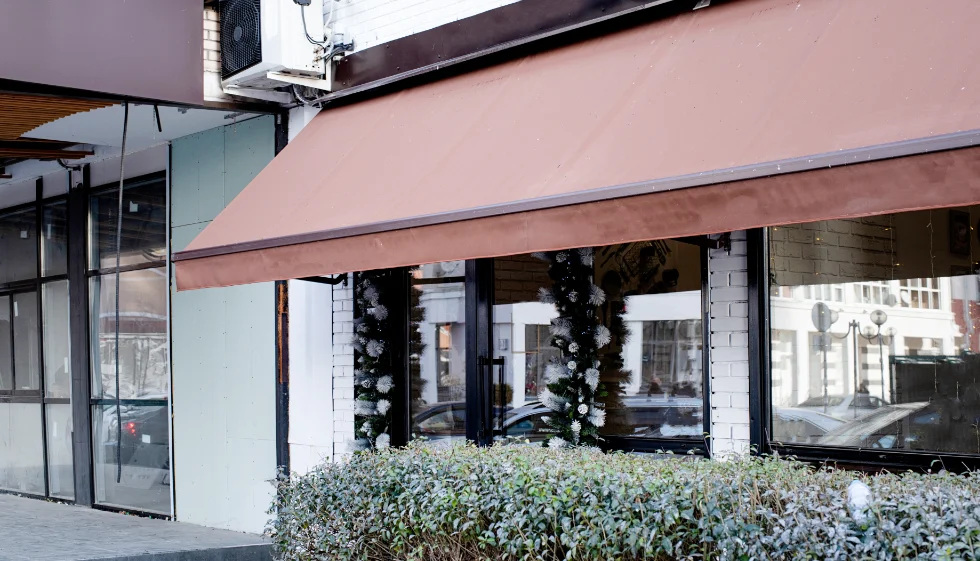 store banne